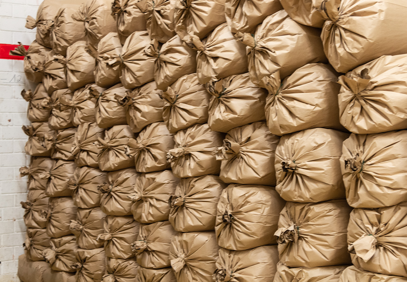 Abgefüllt in 100 Liter Papiersäcke